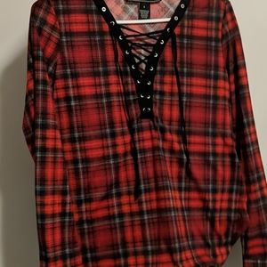 3/$20 🌸 Plaid Long Sleeve